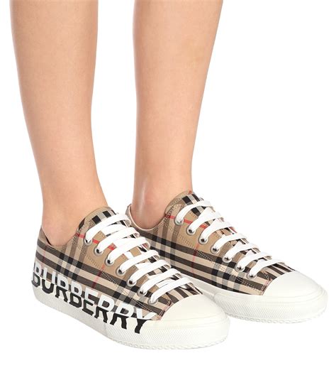 burberry logo print sneakers